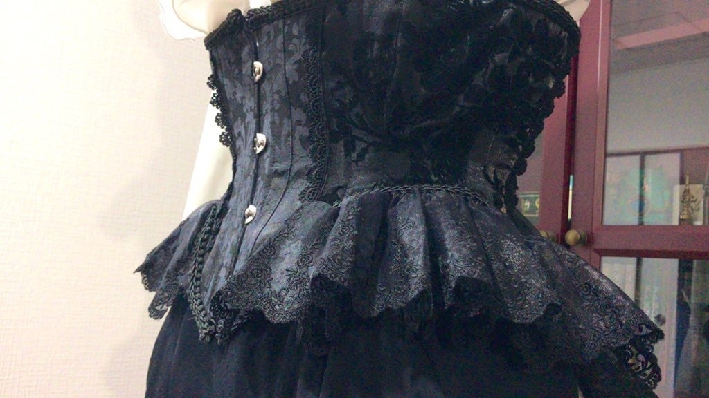 【過去作例】【再販無】20インチ 黒×黒フリルTighter