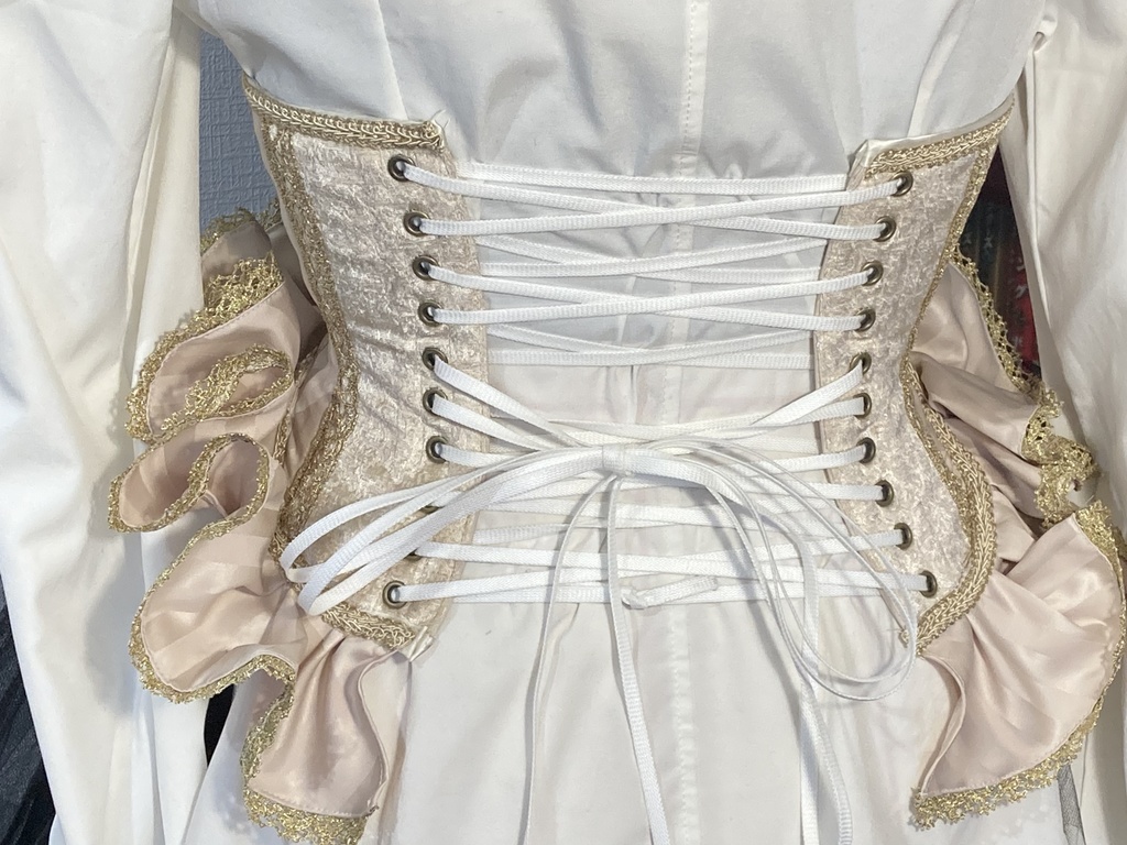 【過去作品】20インチ 白フリルTighter