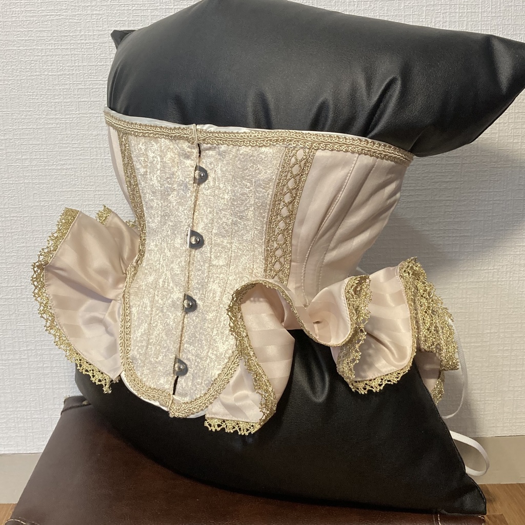 【過去作品】20インチ 白フリルTighter