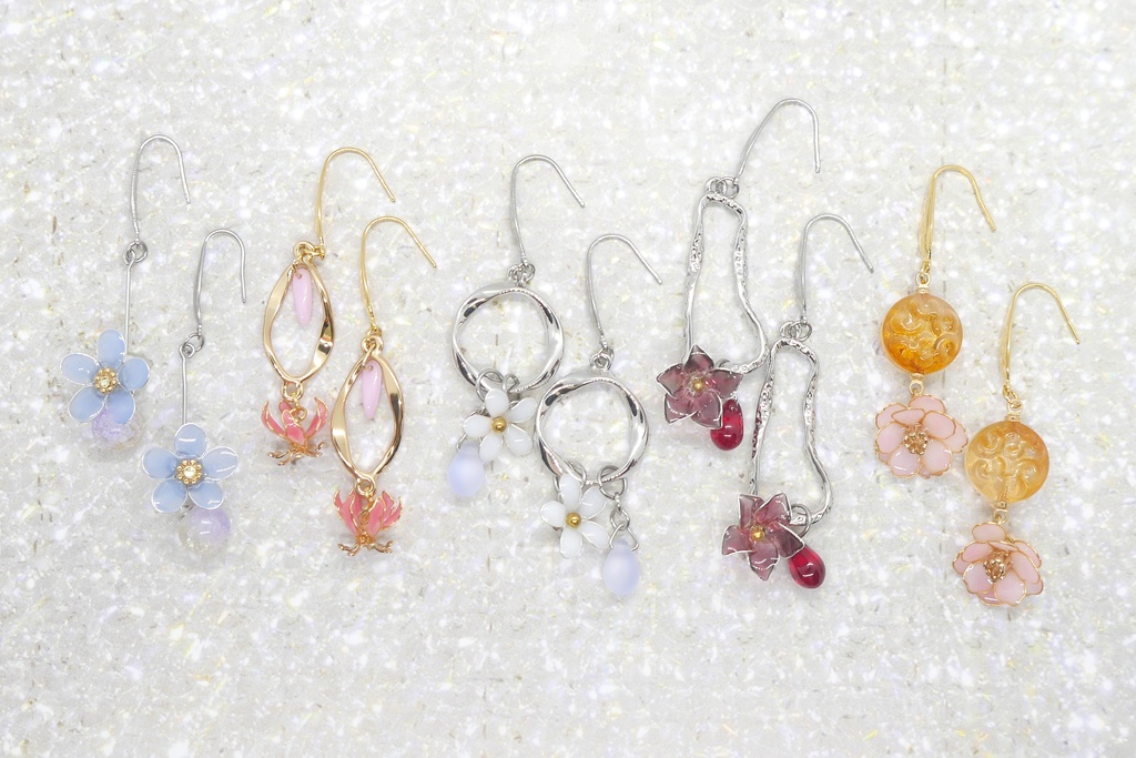 【恋と深空】モチーフフラワーピアス