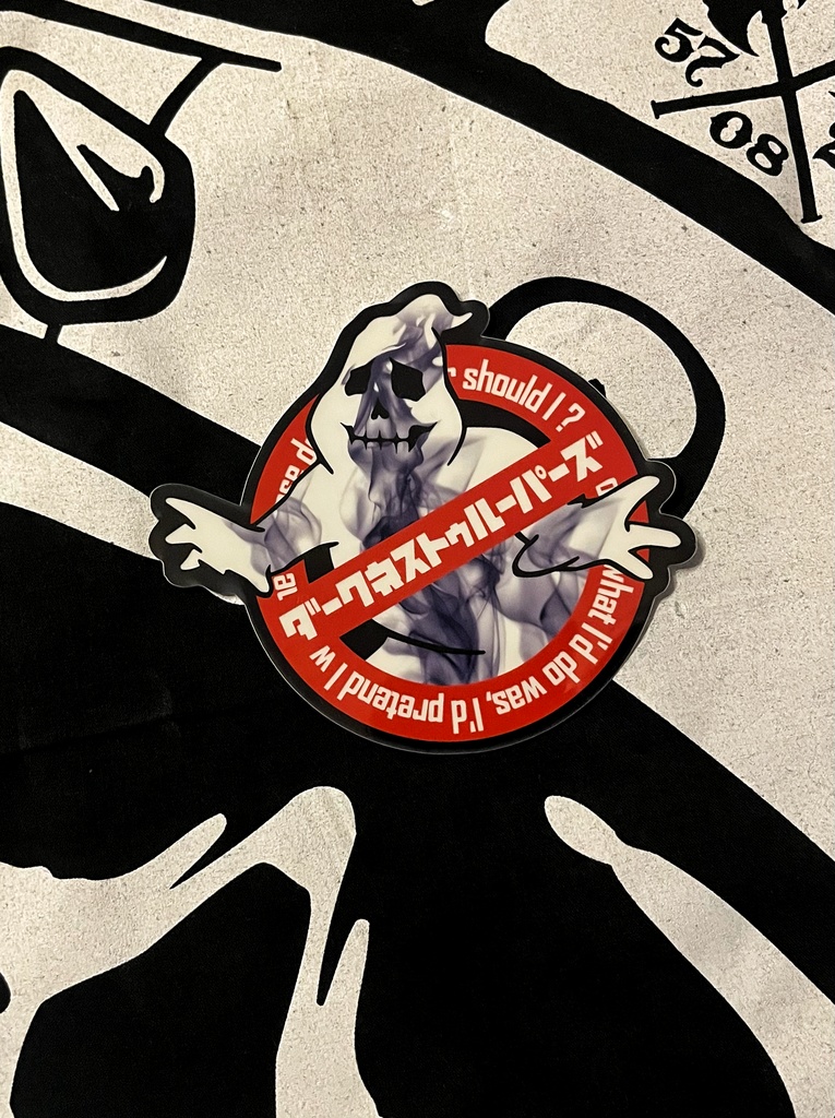 Ghost In The Darkness Luminous Sticker (1枚)