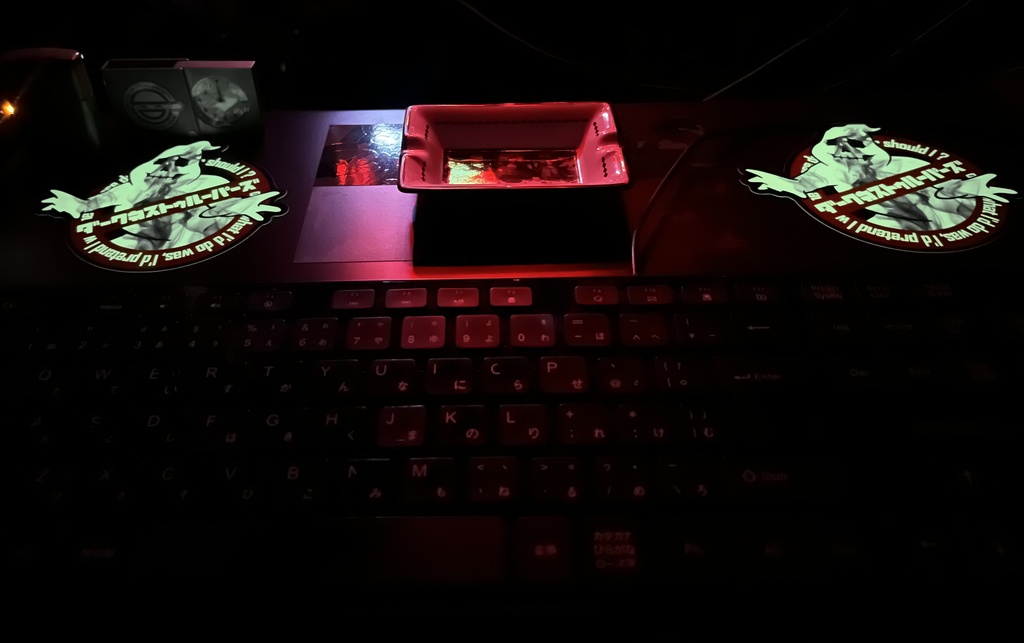 Ghost In The Darkness Luminous Sticker (1枚)