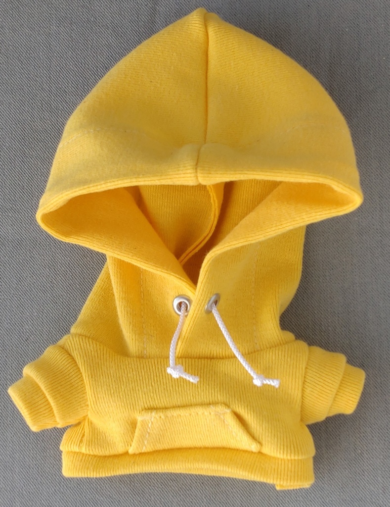 黄色パーカー　選べる紐カラー（にじぬいサイズ）