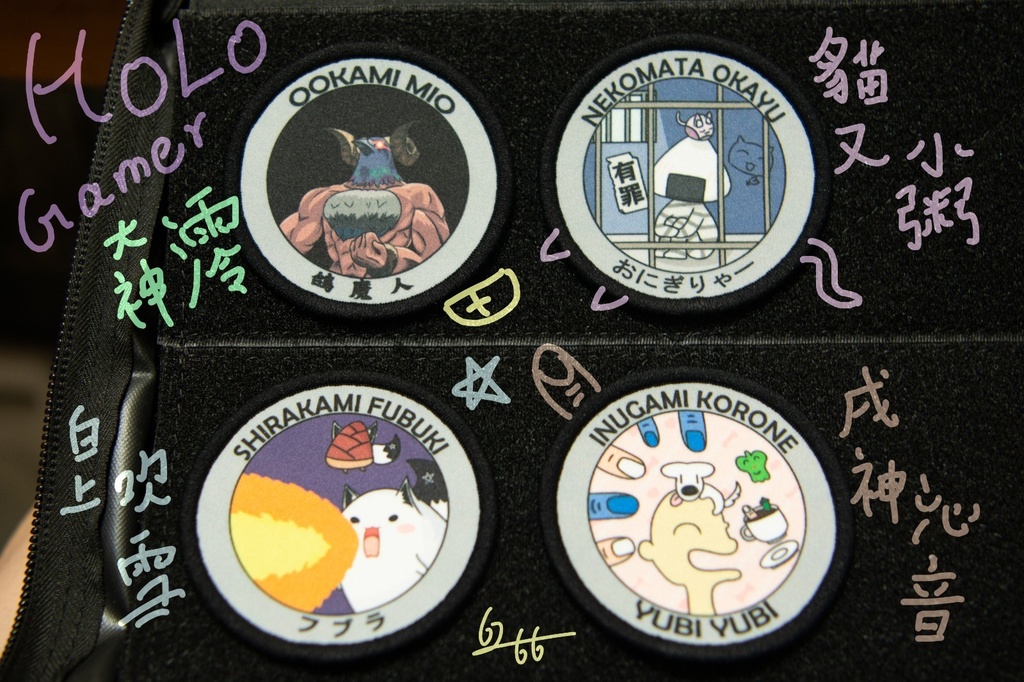 8cm circular patch "HoloLive GAMERS " - Shirakami Fubuki , Ookami Mio , Nekomata Okayu , Inugami Korone