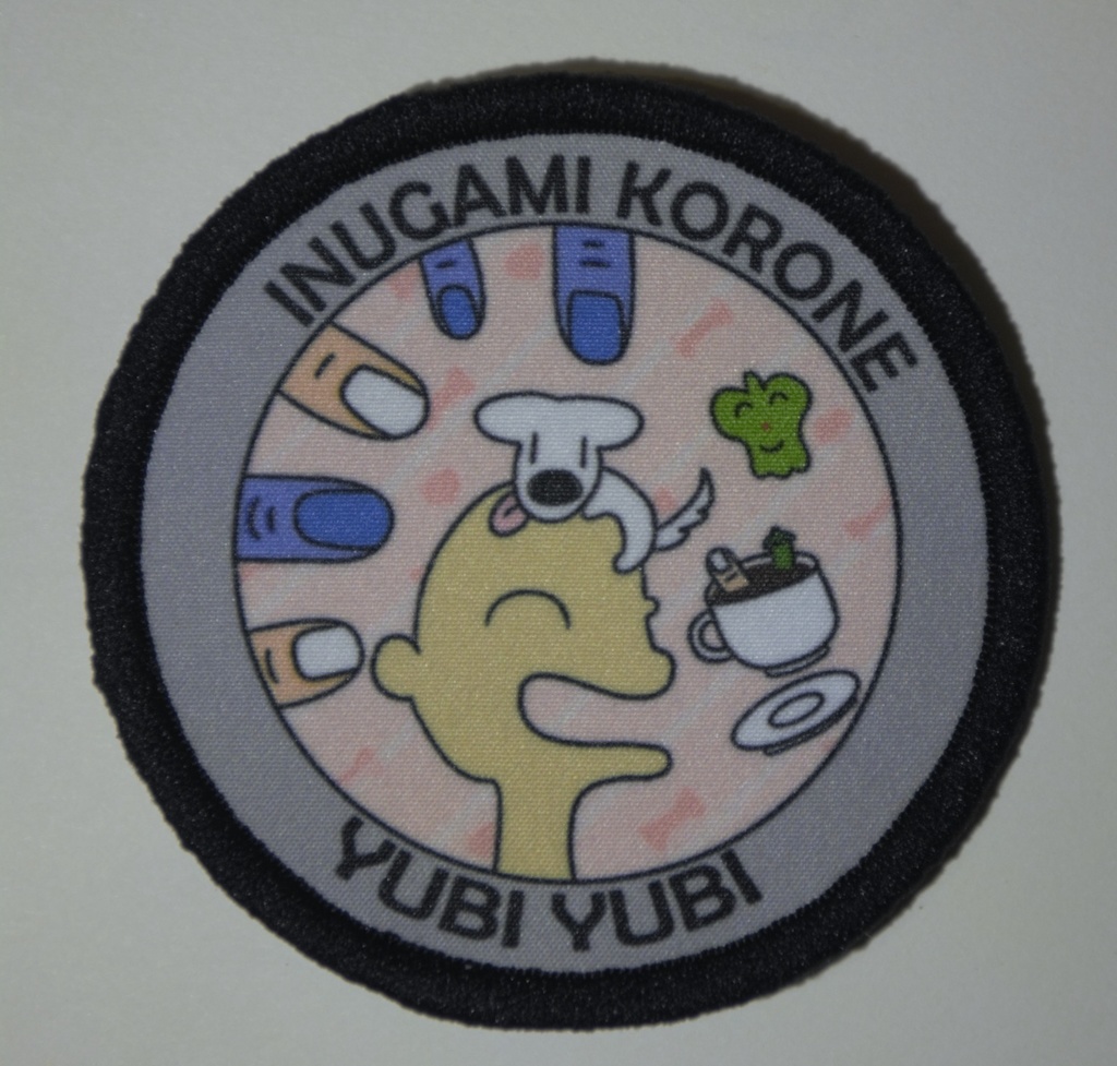 8cm circular patch "HoloLive GAMERS " - Shirakami Fubuki , Ookami Mio , Nekomata Okayu , Inugami Korone