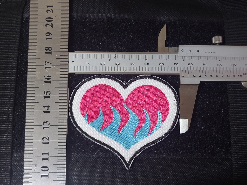 HOLOLIVE ID 2" Pavolia Reine " Velcro Patch