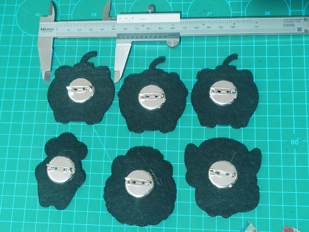 60mm Embroidered badge HOLOLIVE 5th Fans SSRB ,座員, ねっ子, 雪民