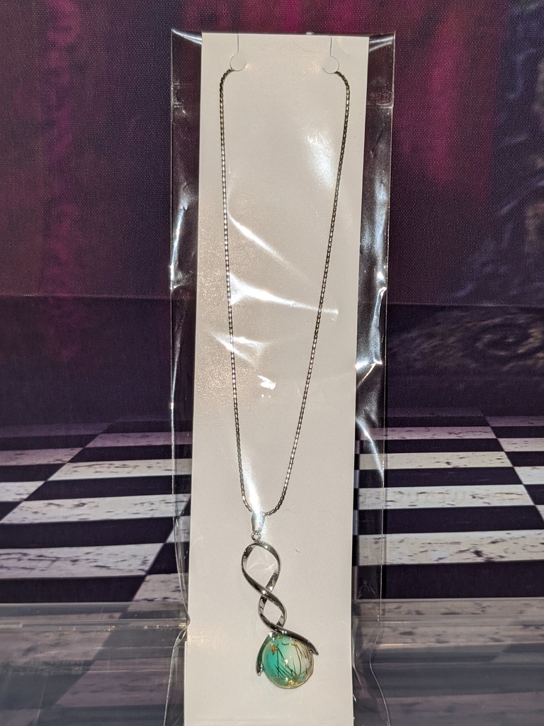 和玉ペンダント