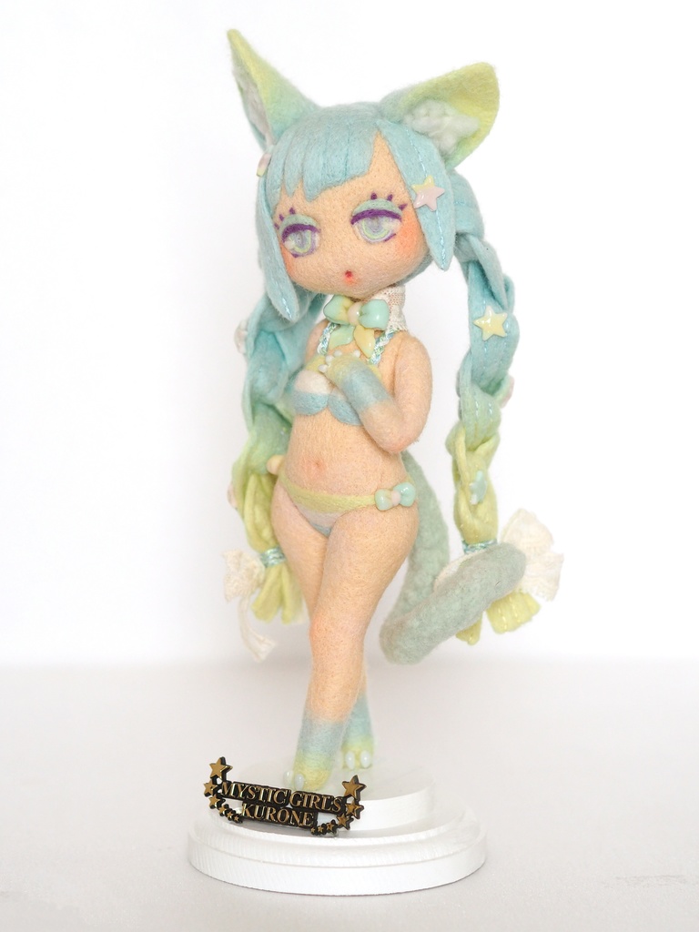 羊毛フィギュア『RISA』