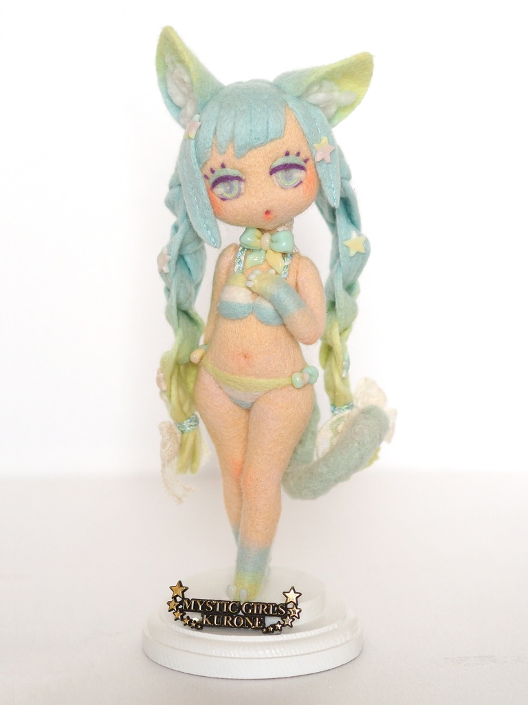 羊毛フィギュア『RISA』