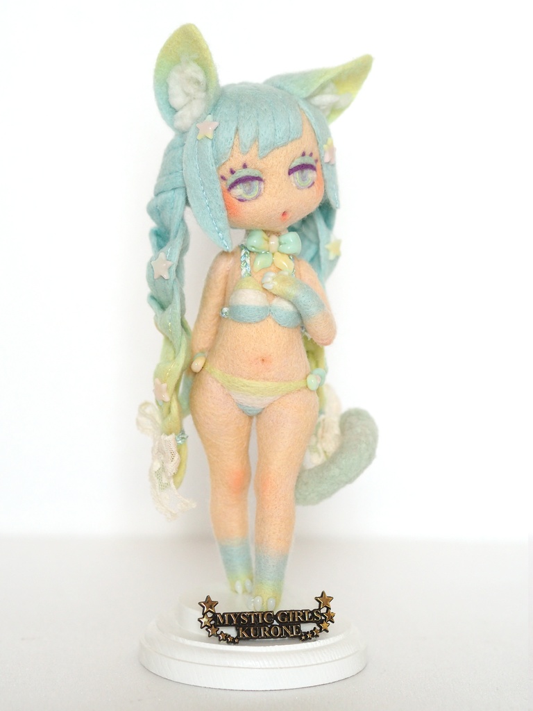 羊毛フィギュア『RISA』