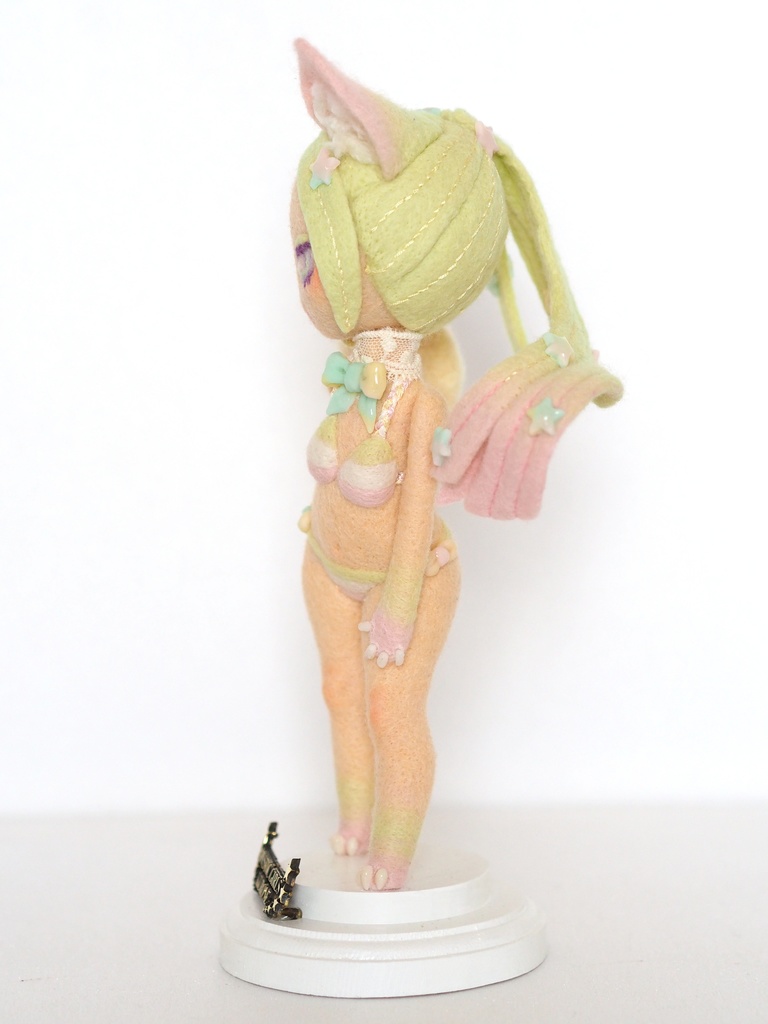 羊毛フィギュア『SUNNY』