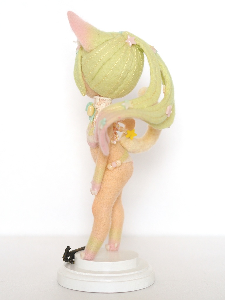 羊毛フィギュア『SUNNY』