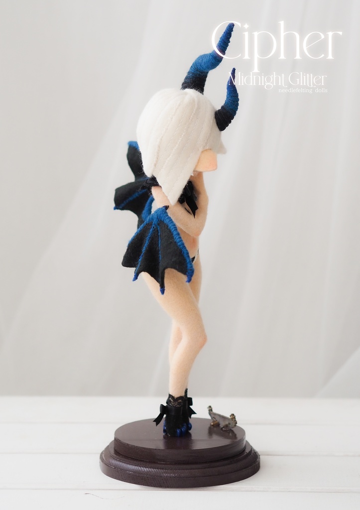 羊毛ドール『Midnight Glitte Cipher』