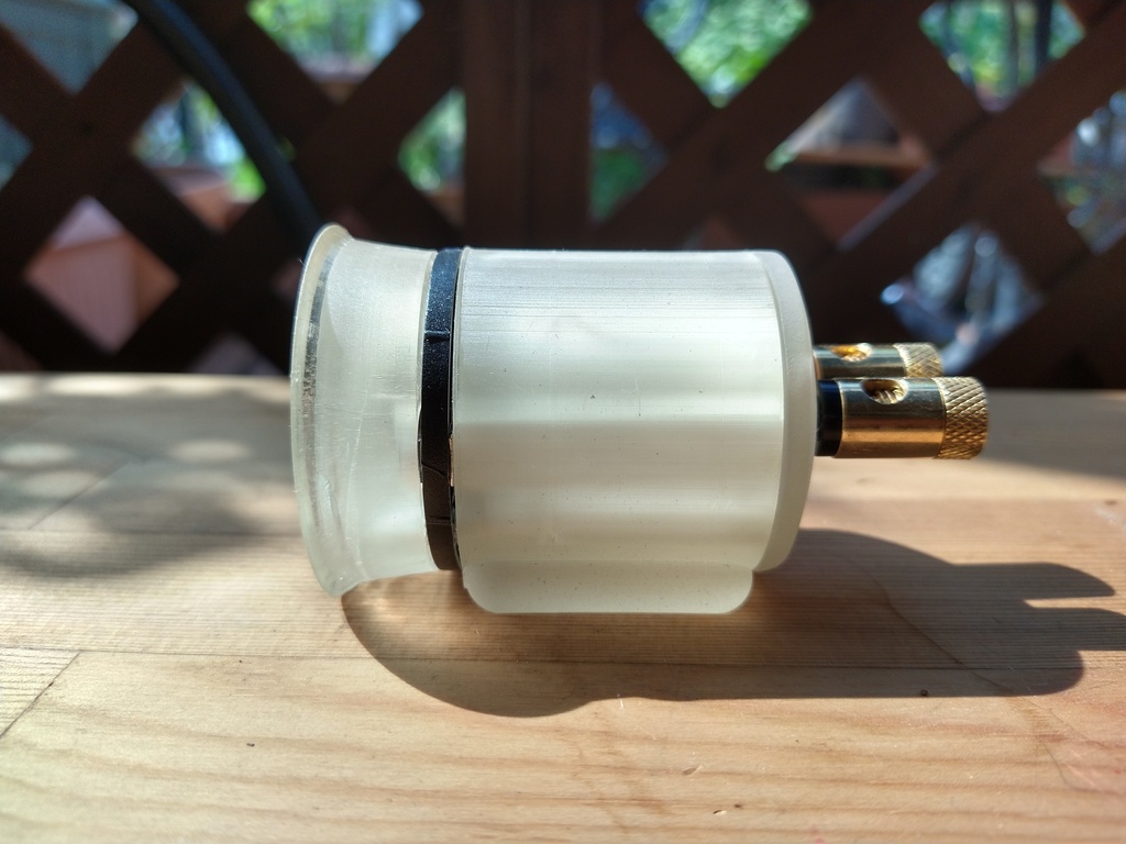 スーパートゥイーターユニットを設置するための台座のデータ