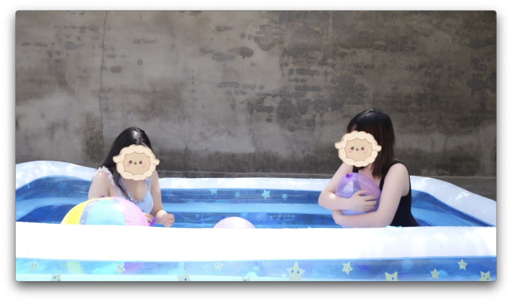 二人屋外プールpop風船