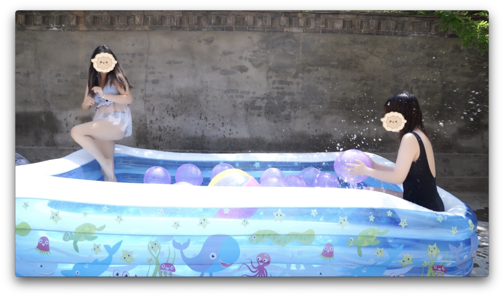 二人屋外プールpop風船