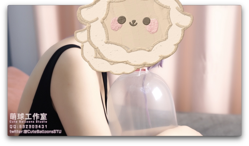 御桃子水着で濡れたQ18風船で遊ぶ