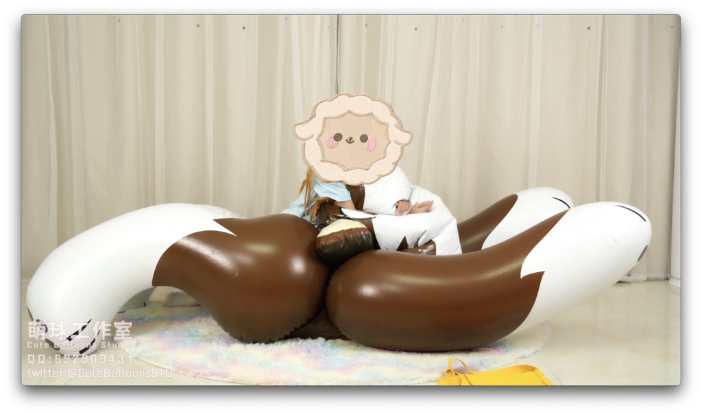 可愛い女の子とエアウルフ