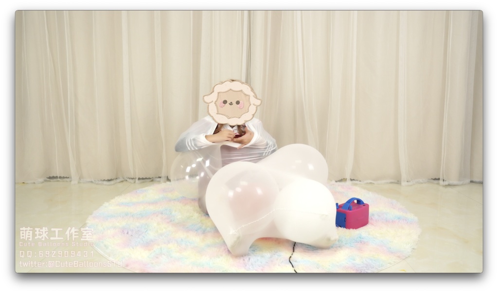 悠香は服の中に12インチ風船を詰め込んだ(POP)