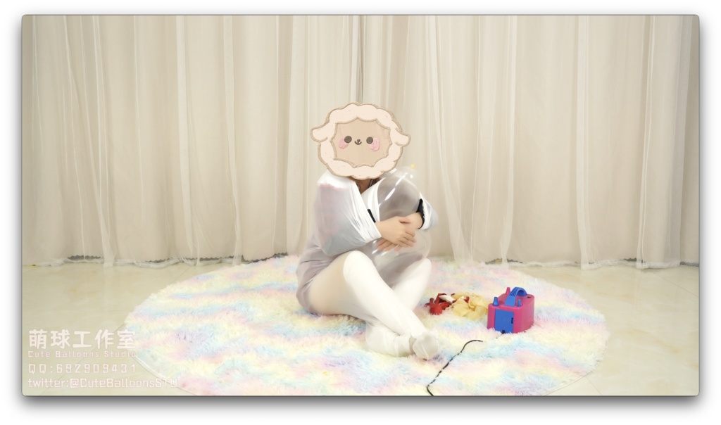 悠香は服の中に12インチ風船を詰め込んだ(POP)