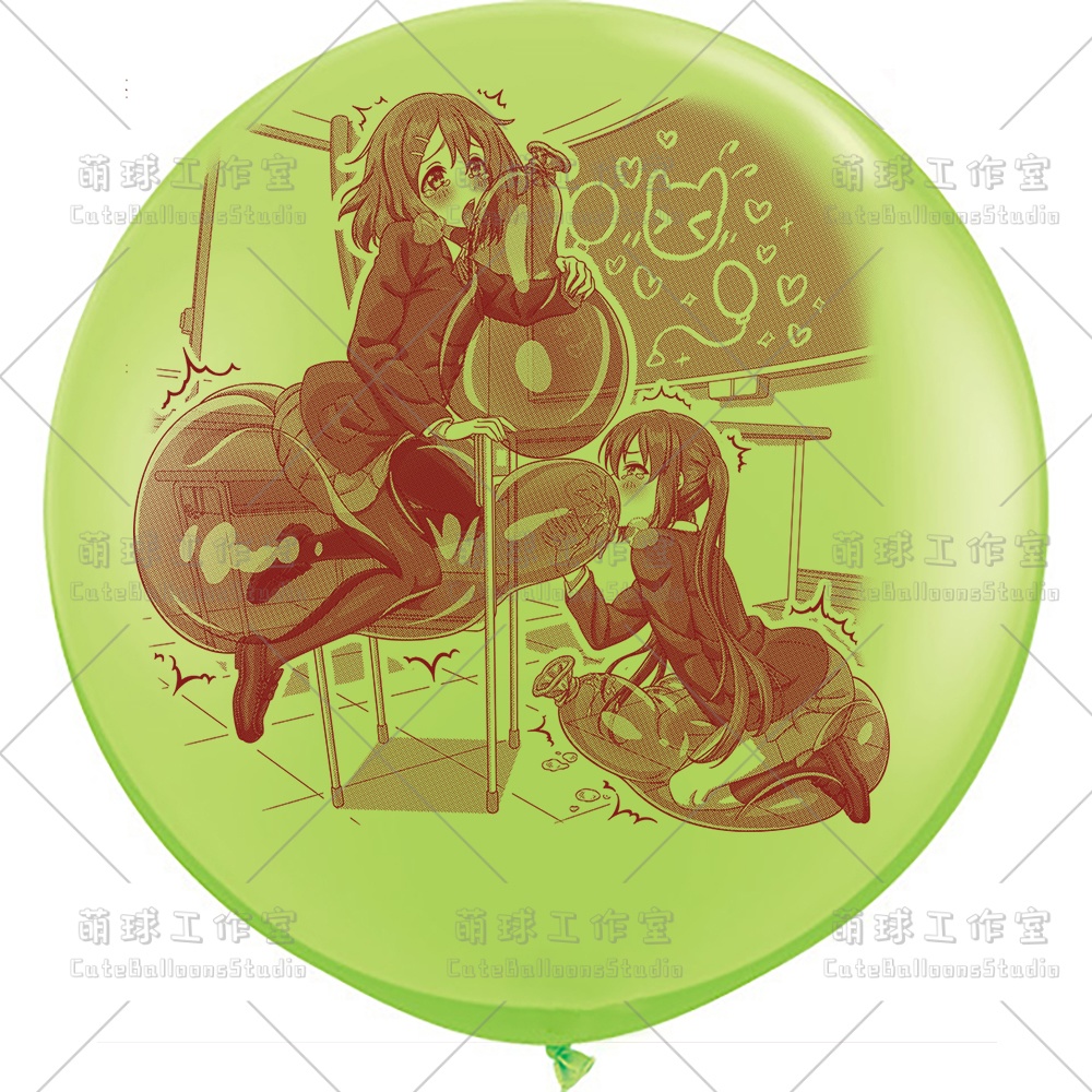 【現物】教室の椅子で風船遊びをする女の子(ブラウンインキ)(C1-05)