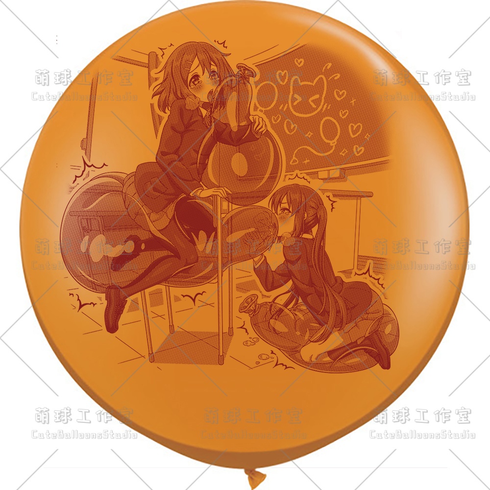 【現物】教室の椅子で風船遊びをする女の子(ブラウンインキ)(C1-05)