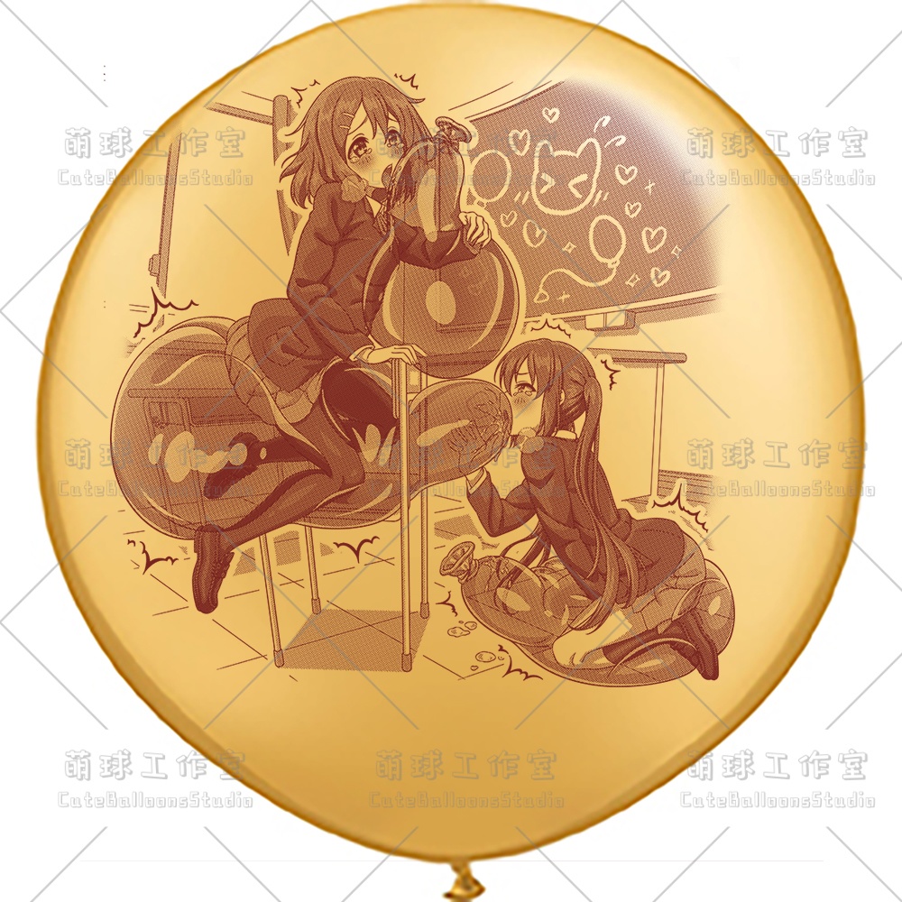 【現物】教室の椅子で風船遊びをする女の子(ブラウンインキ)(C1-05)