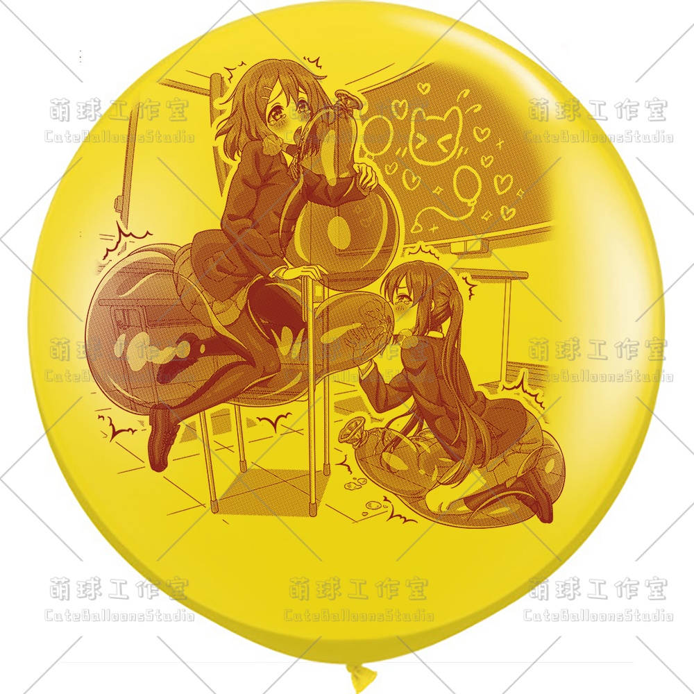 【現物】教室の椅子で風船遊びをする女の子(ブラウンインキ)(C1-05)