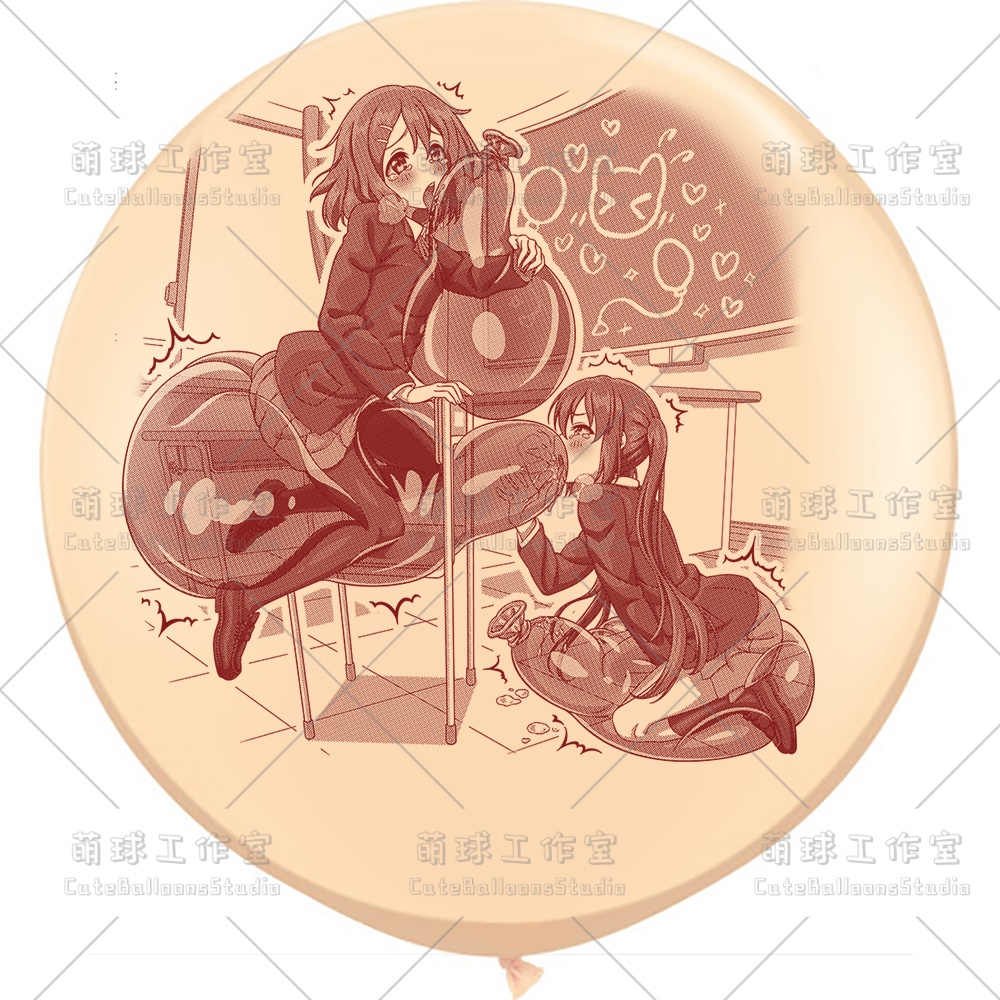 【現物】教室の椅子で風船遊びをする女の子(ブラウンインキ)(C1-05)