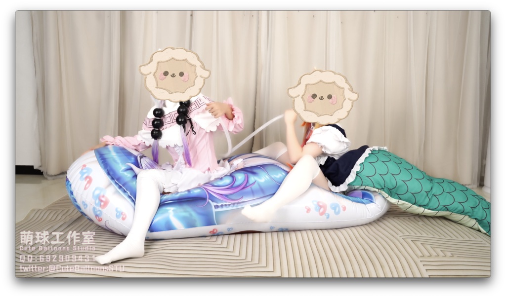 トールとカンナが一緒に空気入り抱き枕を極限までポップに