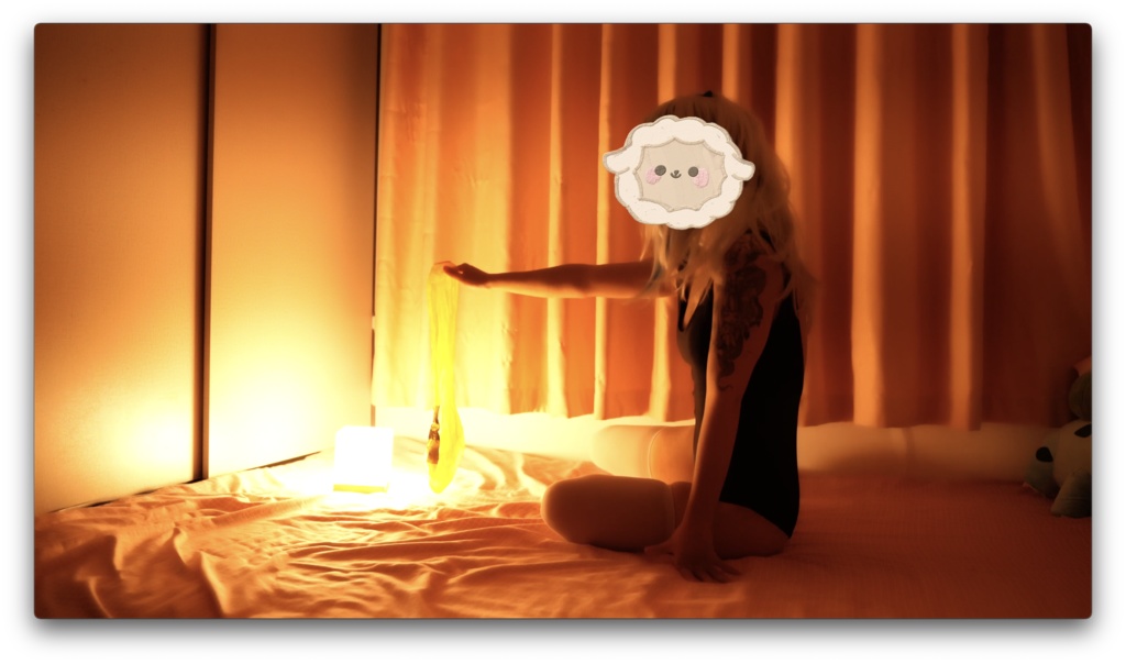 夜寝る前に風船を遊ぶ