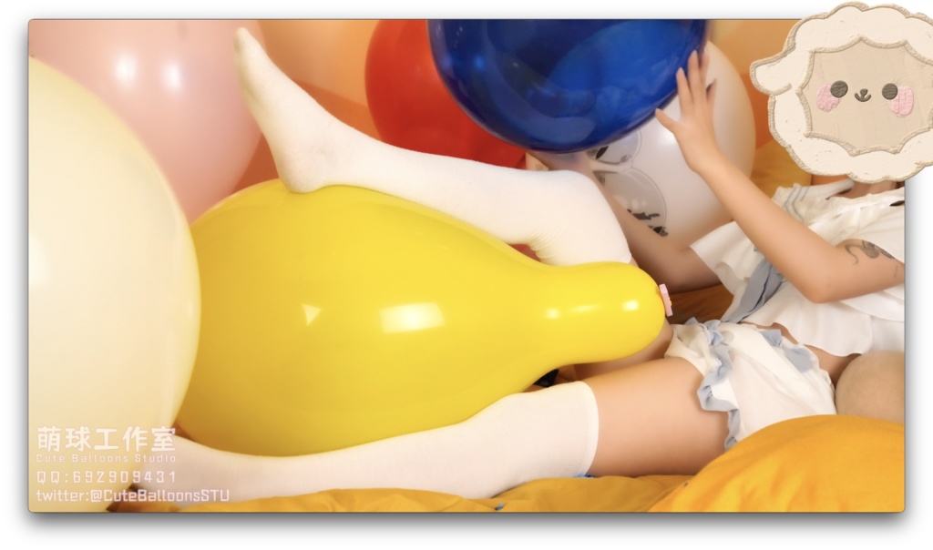 【オーダーメイド動画】悠香さんは風船でいっぱいの部屋で遊んでいます