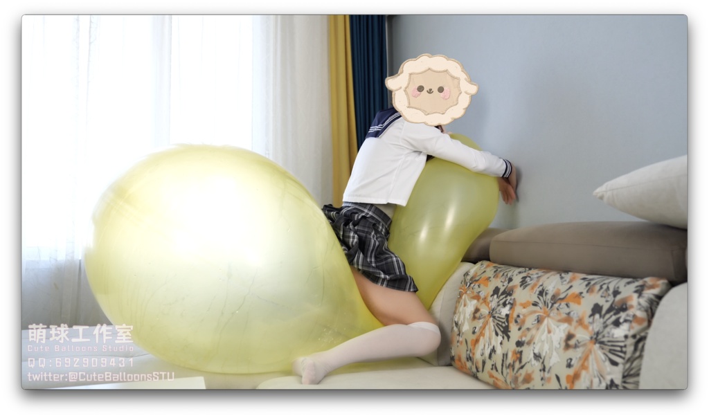 悠香がR36Lの風船で遊ぶ