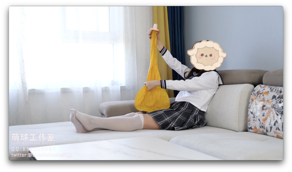 悠香がR36Lの風船で遊ぶ