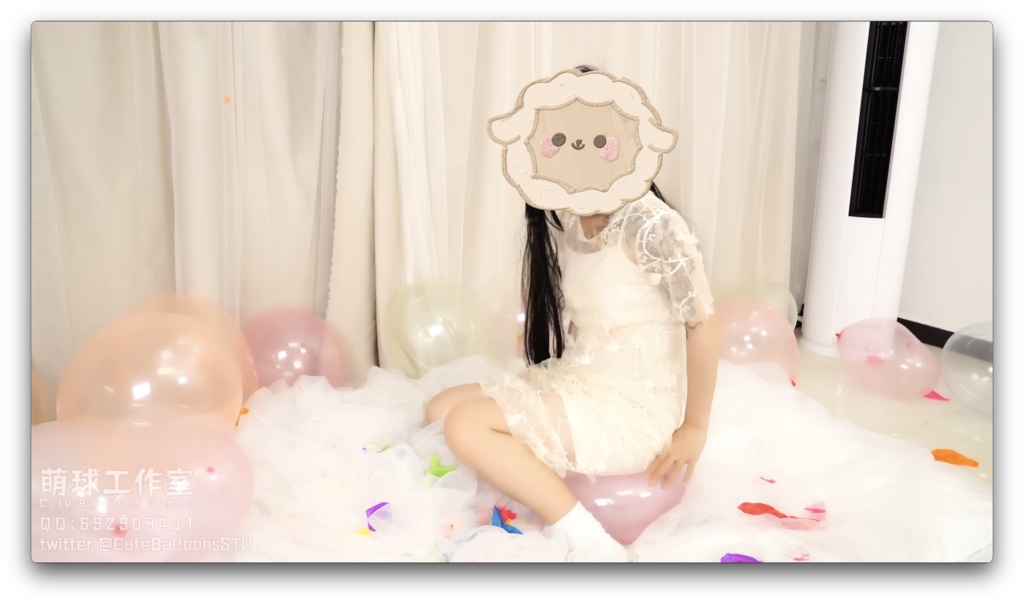 悠香が泡色風船の束で遊ぶ(少し嬌喘がある)