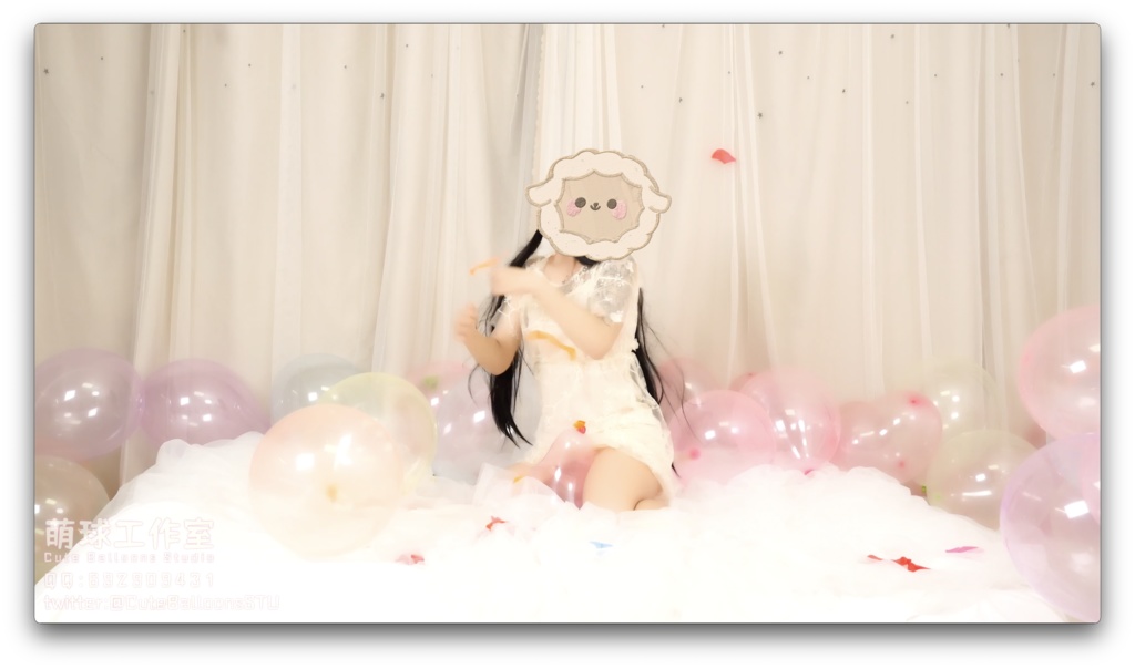 悠香が泡色風船の束で遊ぶ(少し嬌喘がある)