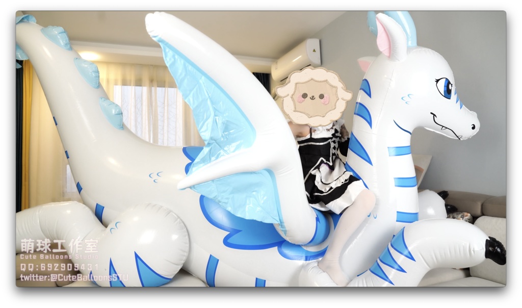 レムは白竜に乗る