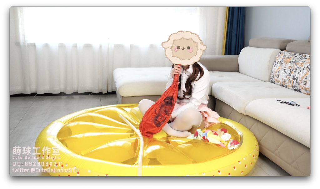 悠香国産72インチ気象気球が極限まで膨張し最終的に破裂(風船にはアニメの絵柄が印刷されている)