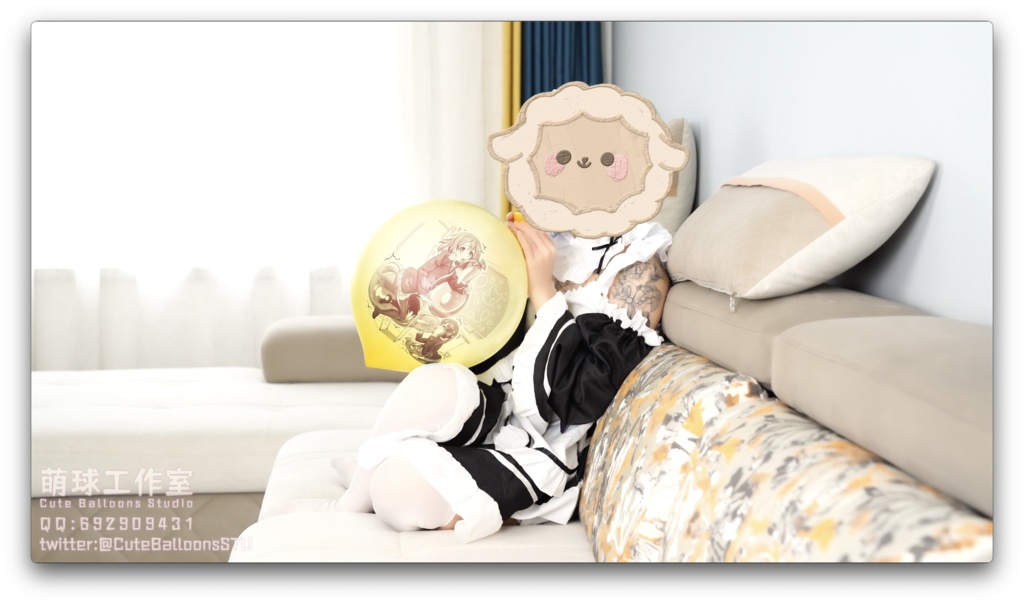 レームはソファーの上で破裂するまでR27の水晶の黄色い風船に乗ります (喘ぎや唾も含まれます)