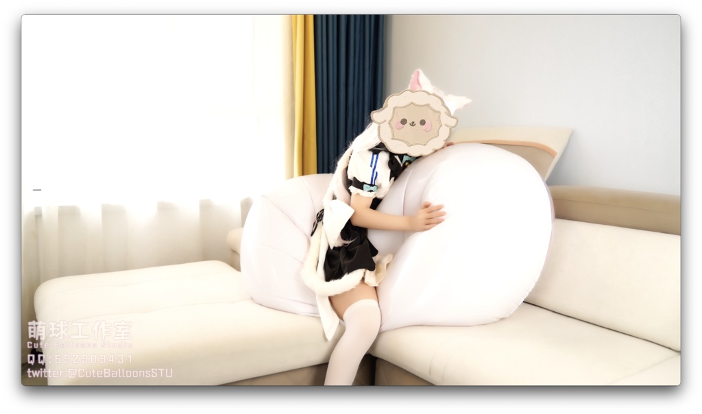 バニラは150 cmのリングで遊んで、全コースを口で空気を入れます