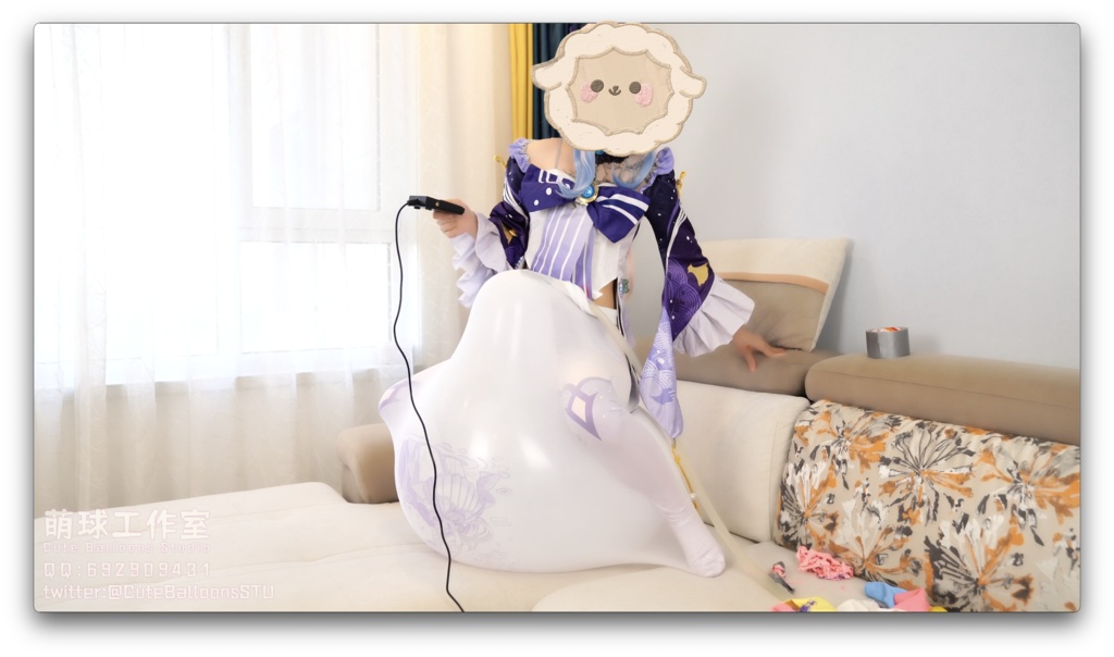 ここみは破裂するまで服の中にO18風船を入れる(電動ポンプで空気を入れ、お尻を押して、お尻の下で破裂する)