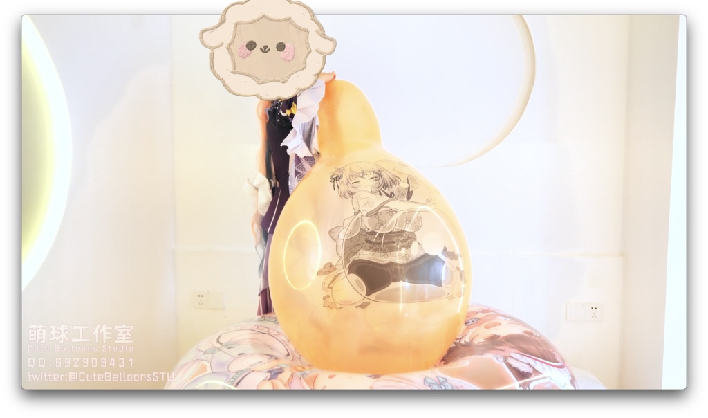 ここみが浮き輪に風船を吹いてお尻で爆発させる(R 24とR 27)