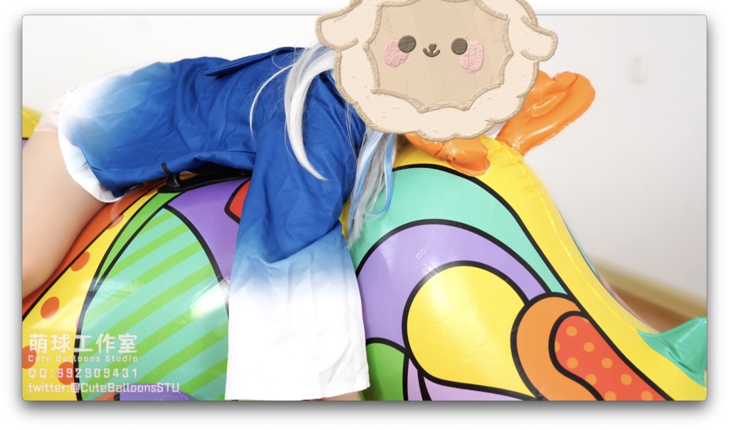 サメがカラーサイを破る