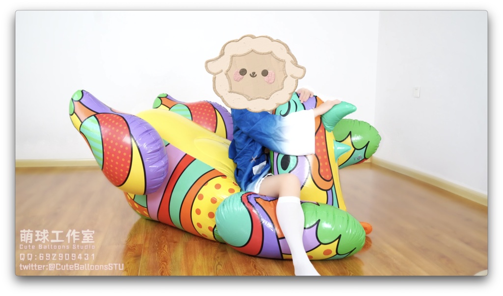 サメがカラーサイを破る