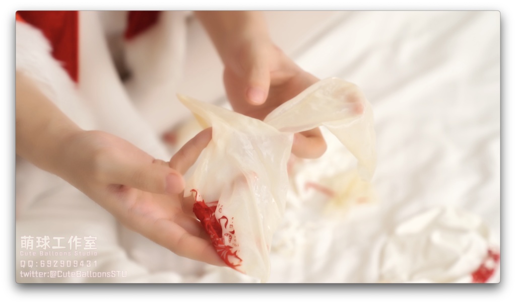 クリスマスにTT17風船を割って