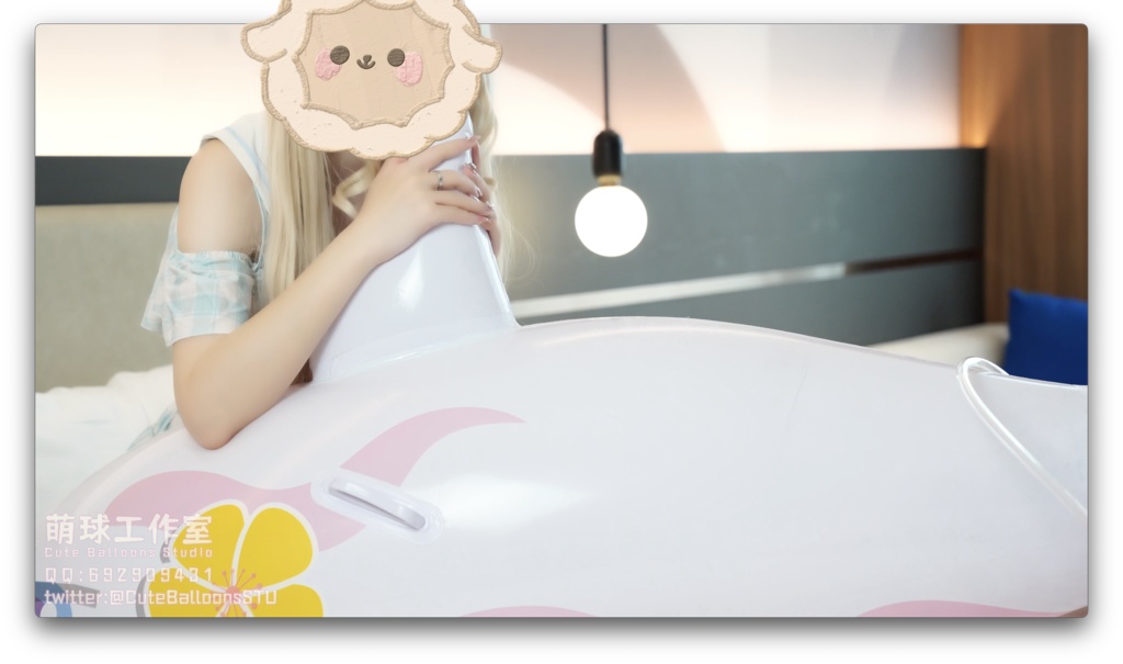 ペア水着POPシロクジラ(動画)