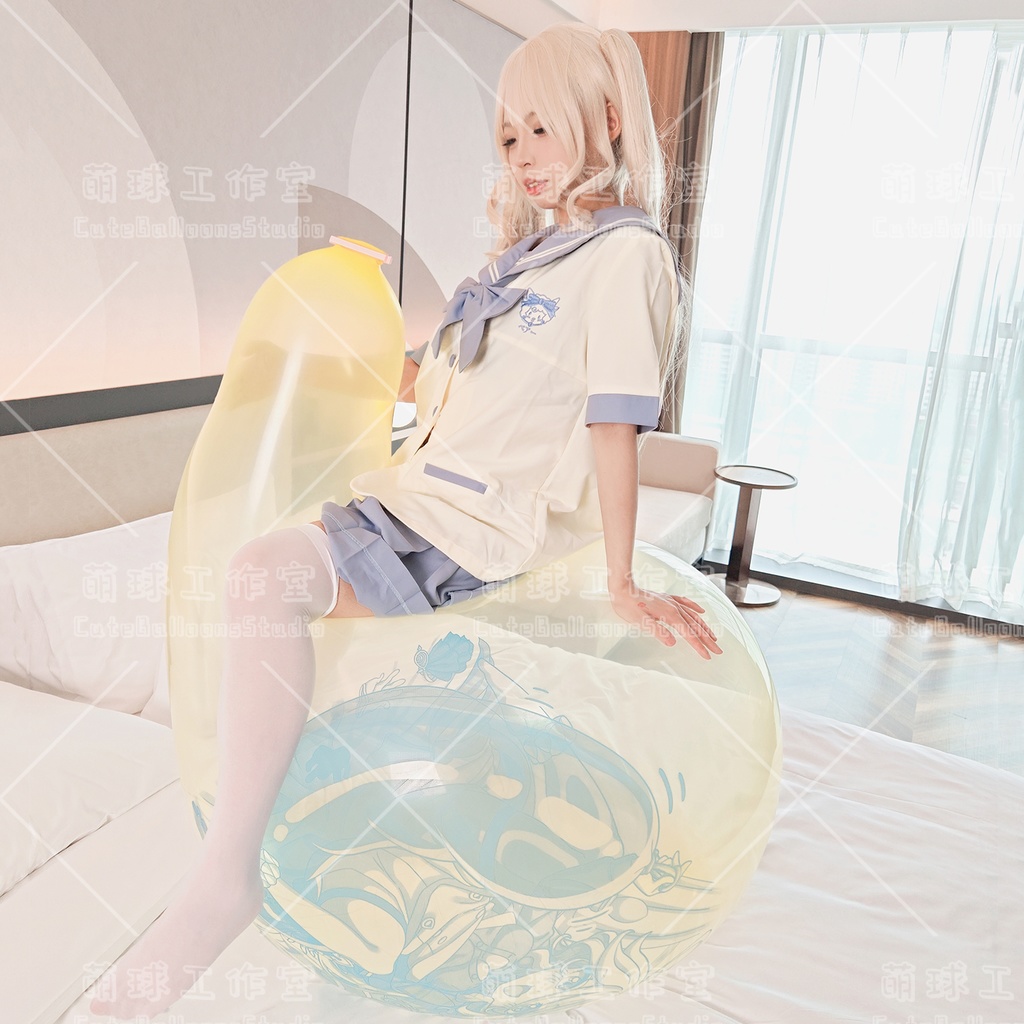 【現物】フリーナが風船で遊んでいます(青いインクです)