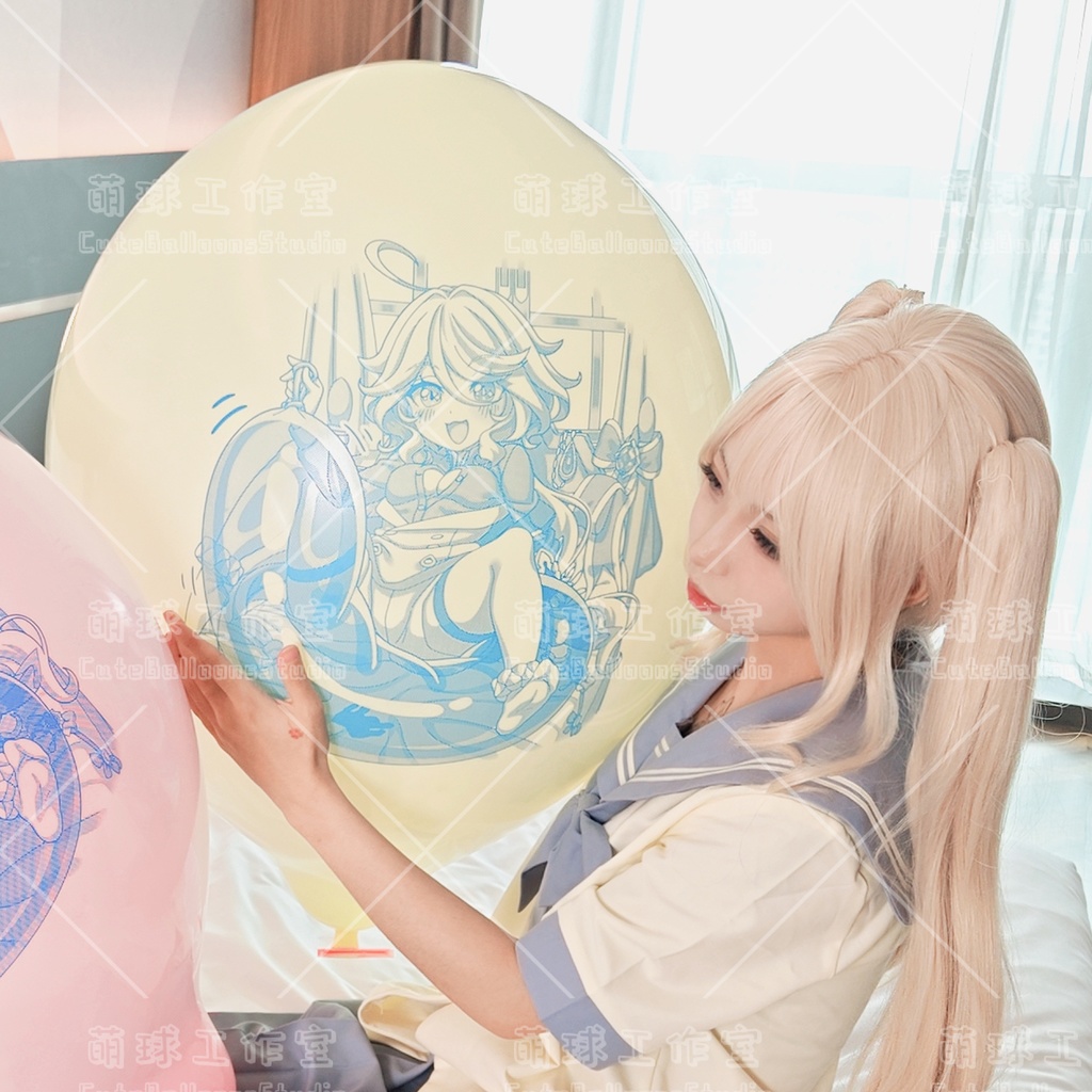【現物】フリーナが風船で遊んでいます（青いインクです）