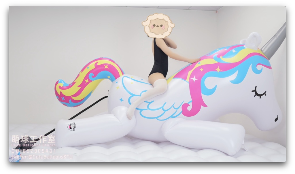 【カスタム】水着でパンクさせる巨大膨張式ユニコーン×2(動画)